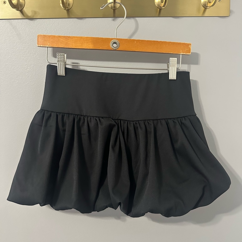 SHEIN Black Bubble Skort Size M